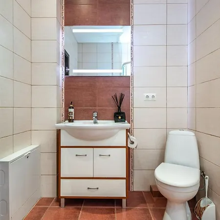 Manto Atspindziai In The Center Free Parking & Self Check In