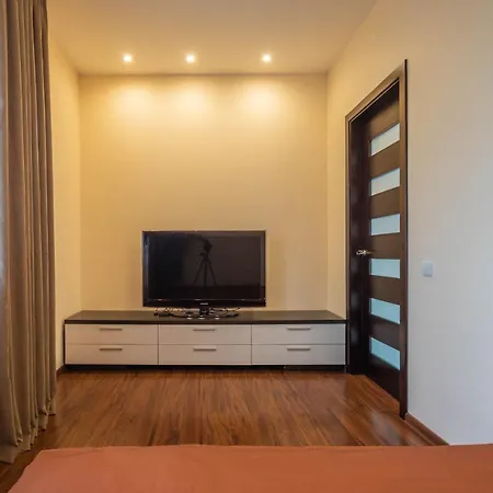 Manto Atspindziai In The Center Free Parking & Self Check In