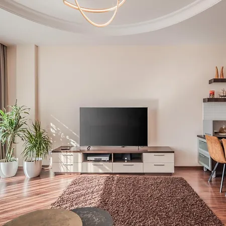 Manto Atspindziai In The Center Free Parking & Self Check In