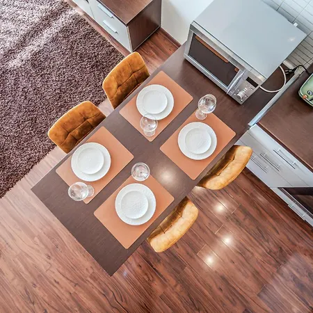 Manto Atspindziai In The Center Free Parking & Self Check In