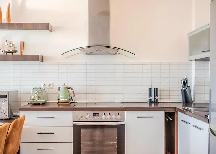 Butas Manto Atspindziai In The Center Free Parking & Self Check In *